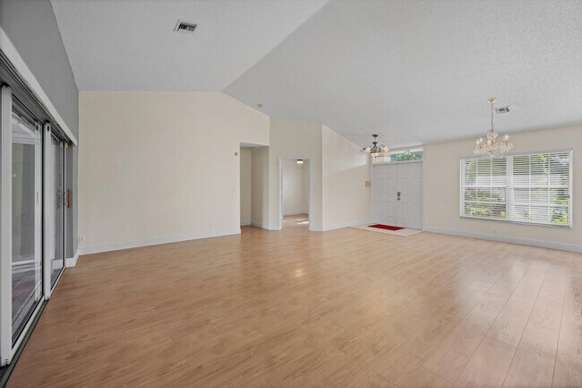 Building Photo - 1401 Hideaway Bend