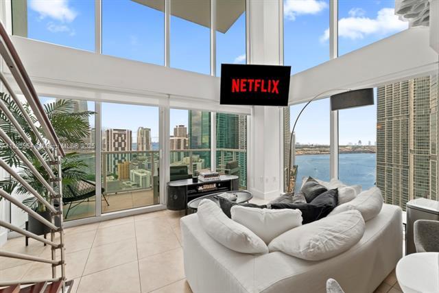 Building Photo - Brickell On The River