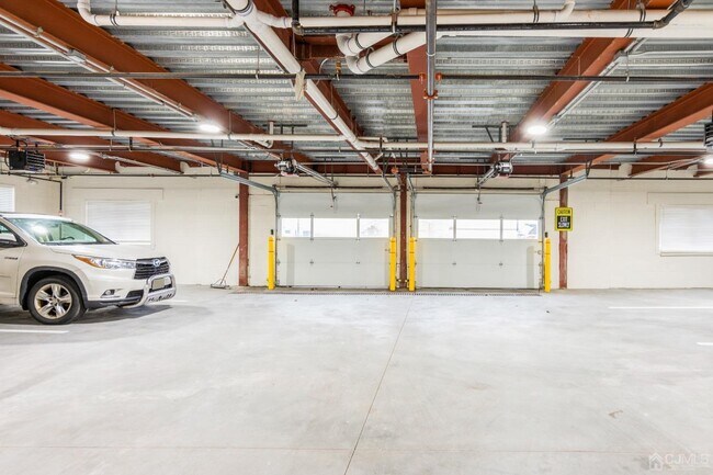 Building Photo - 361 Main St