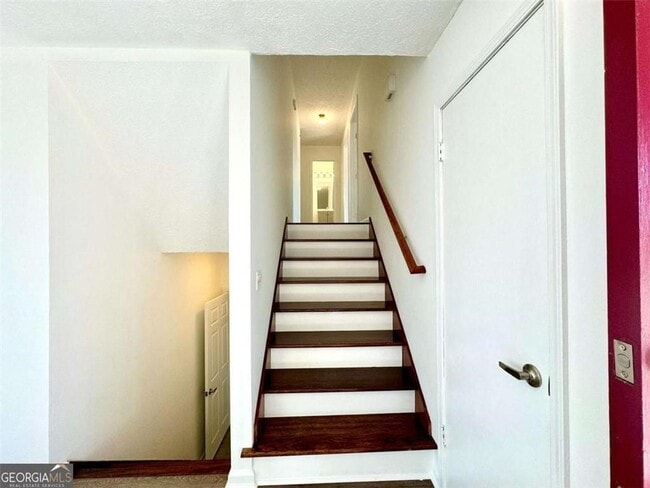 Building Photo - 3945 Peninsula Ct