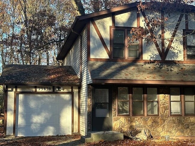 Building Photo - 25632 Thelmadale Dr