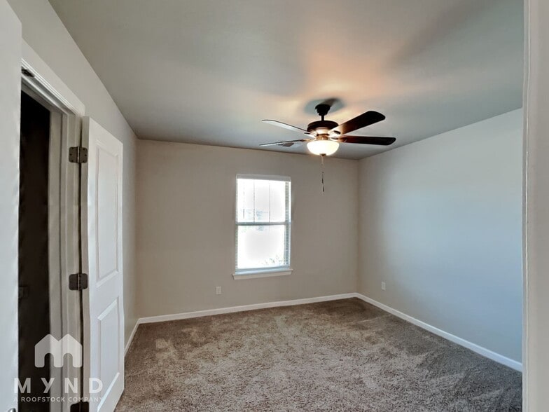 Building Photo - 5401 Riverrun Ct