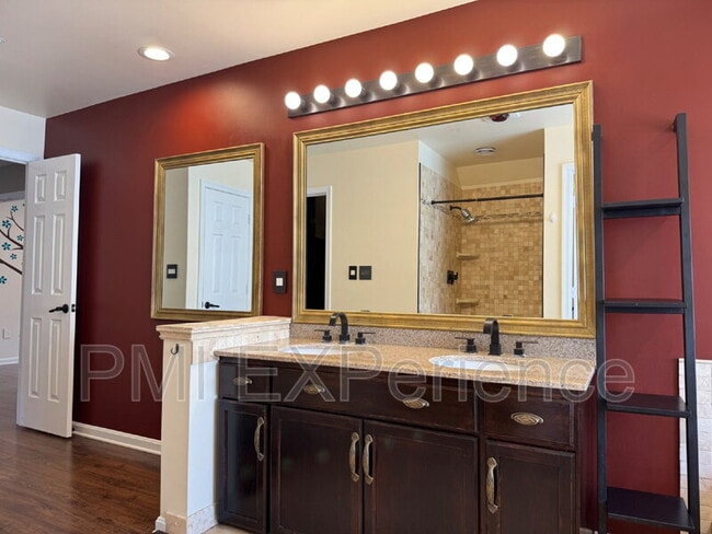 Building Photo - 9203 Sandy Creek Rd