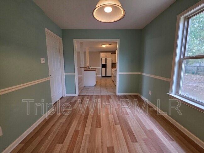 Building Photo - 12 Gold Meadow Loop