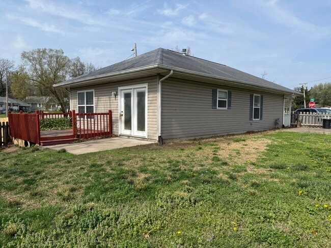 Building Photo - 422 Lasalle Pl