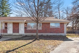 Building Photo - MOVE IN READY 2Bed 1Bath Duplex in St. Charles!