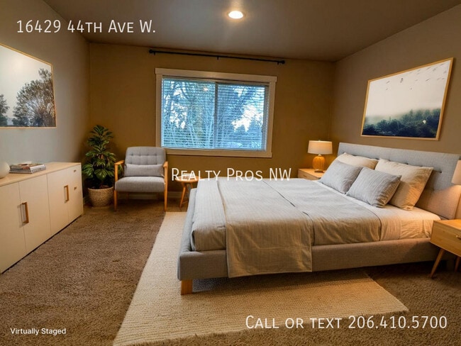 Building Photo - 16429 44th Ave W