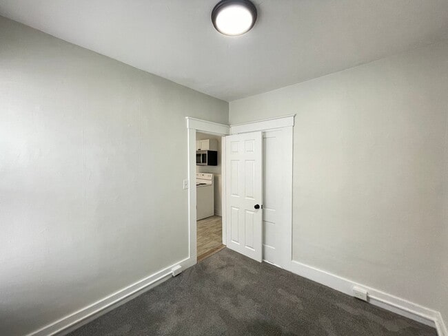 Building Photo - 69 6th St