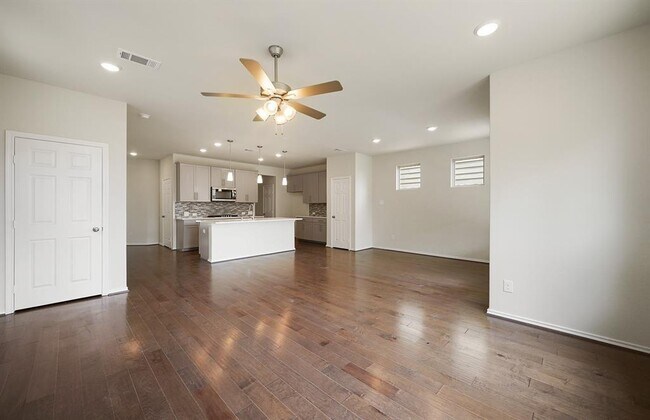 Building Photo - 8647 Cedardale Park Dr