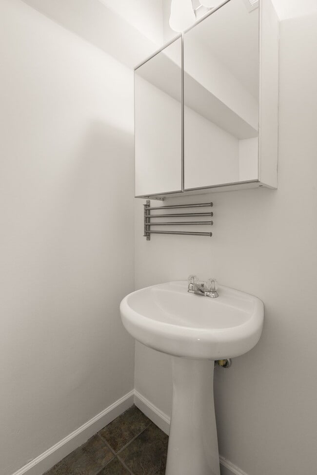 Building Photo - 380 Grant Cir SE