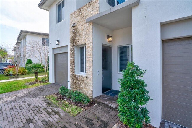 Building Photo - 1451 Pioneer Way