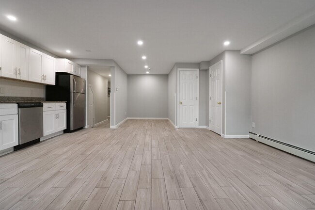 Building Photo - 1620 Palisade Ave