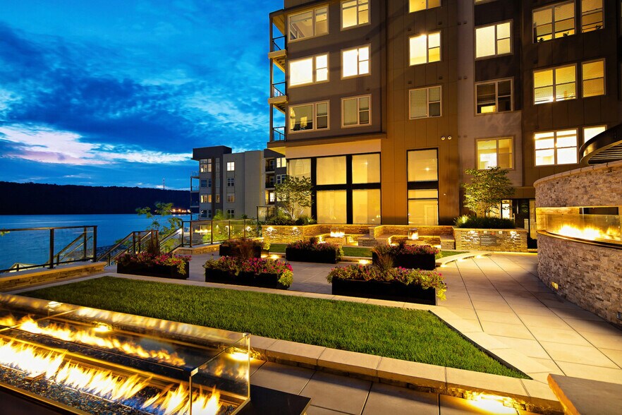 Building Photo - 79 Alexander St