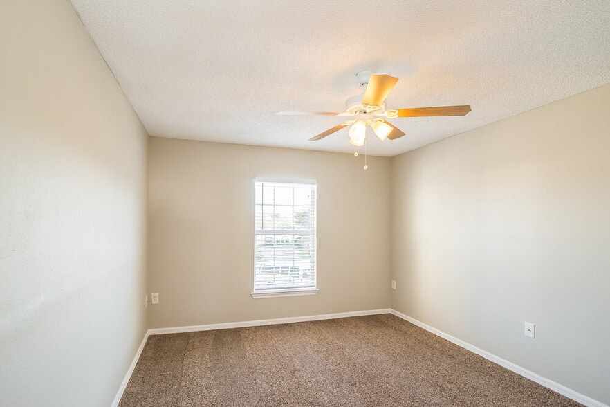 Building Photo - 8730 Lancashire Dr