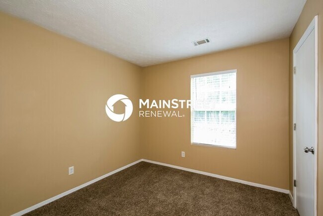 Building Photo - 3 Bedroom Pet-Friendly Home in Lithonia, GA with Main Street Renewal