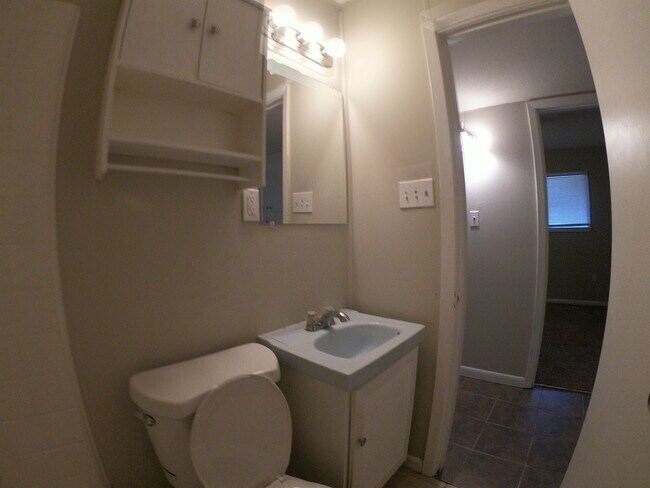 Building Photo - 3256 Suncrest Dr