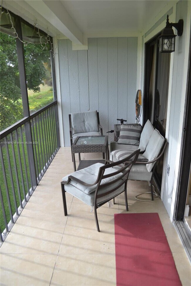 Building Photo - 9727 Hammocks Blvd