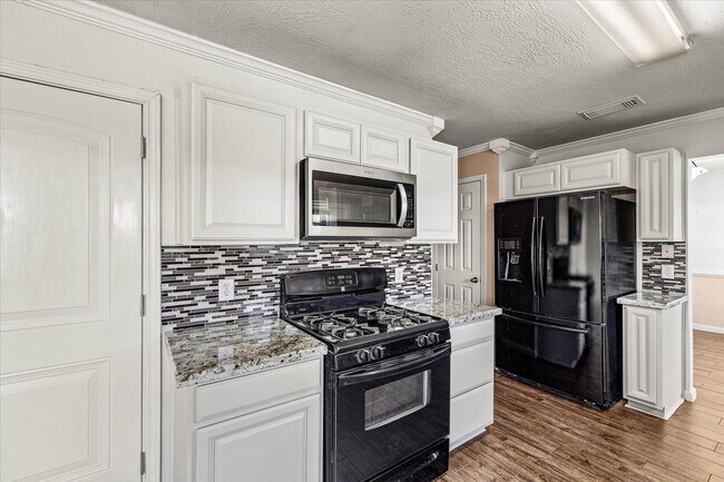 Building Photo - 158 Bristol Bend Ln