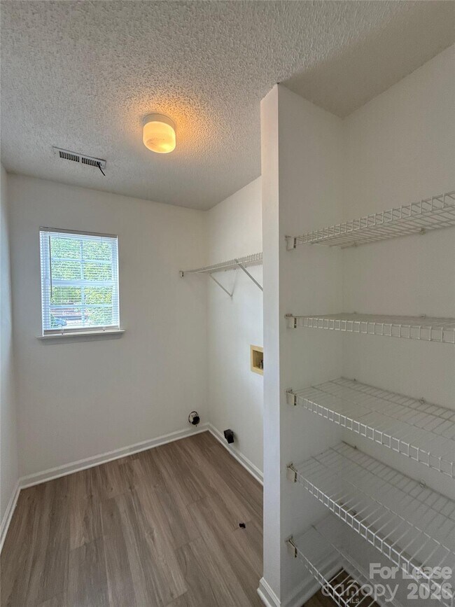 Building Photo - 10218 Ridgewell Ct