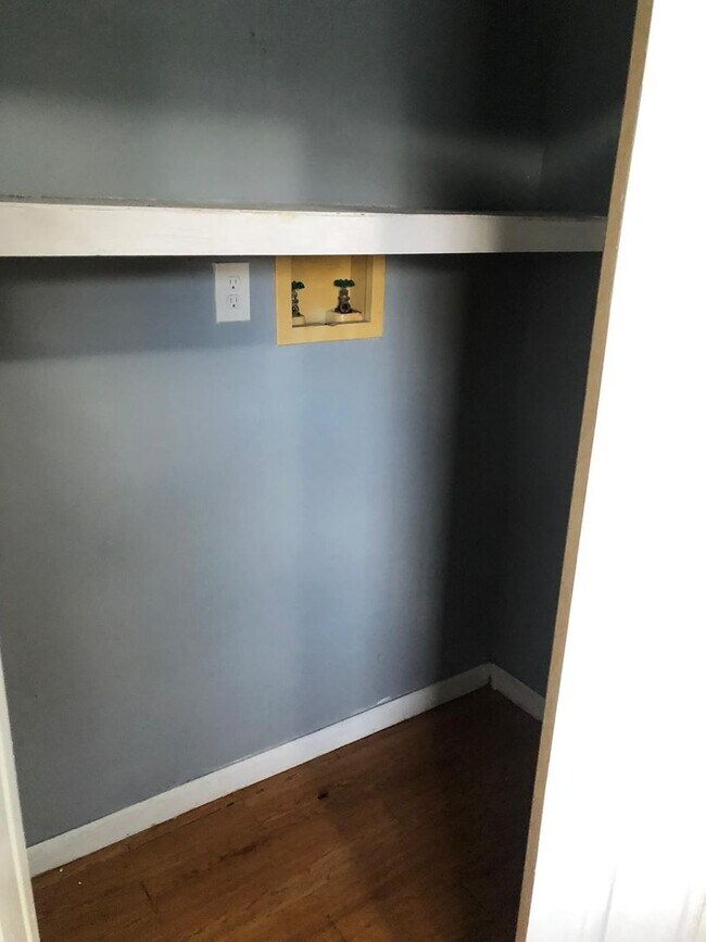 Building Photo - Stunning 3-Bedroom, 2-Bath Home in Desirable Mandarin Neighborhood!