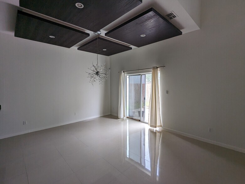 Building Photo - 5211 Shalom Dr