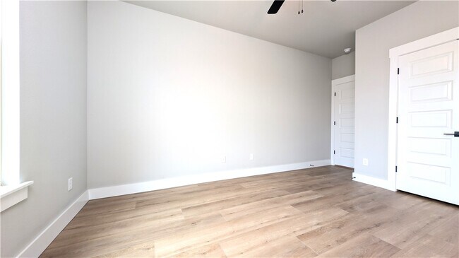 Building Photo - 308 White Oak St