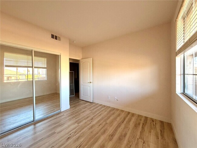 Building Photo - 9901 Trailwood Dr