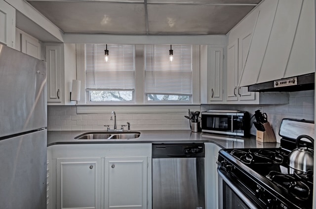 Building Photo - 209 W Leake St