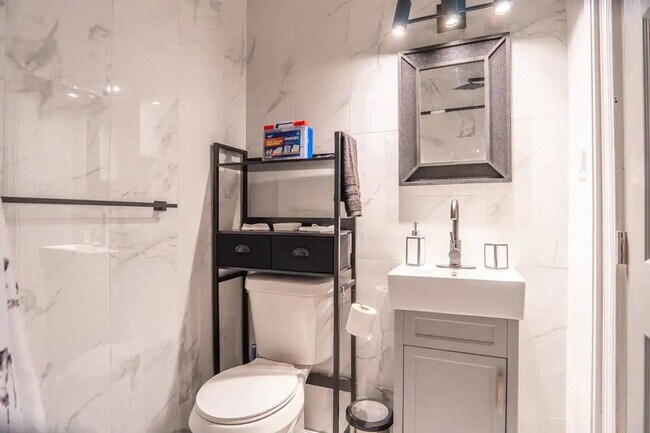 Building Photo - 9096 Dubois Blvd