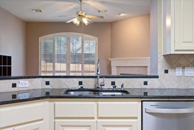 Building Photo - 1414 Dapplegrey Ln