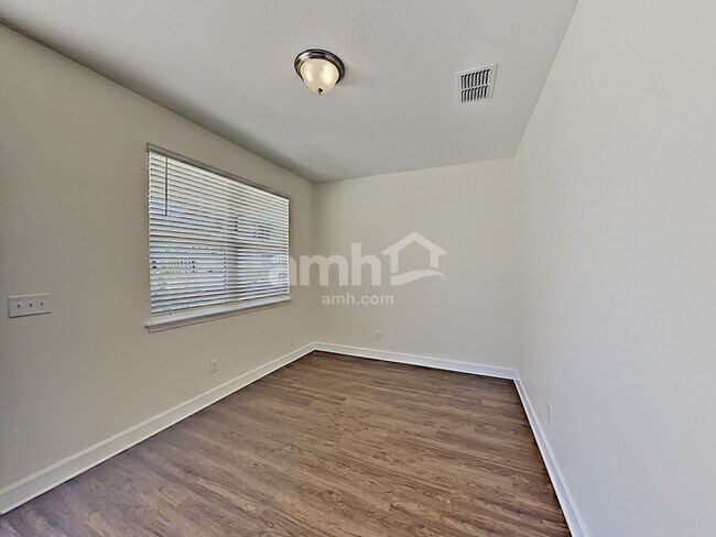 Building Photo - 3015 Creek Village Ln