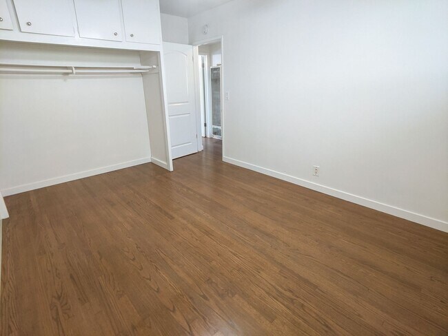 Building Photo - 3554 Brenton Ave