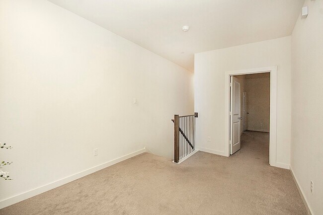 Building Photo - 432 Texas Dr