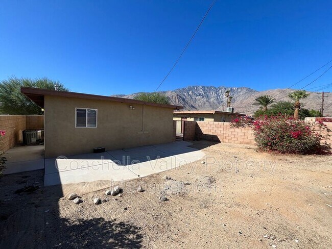 Building Photo - 422 Rosa Parks Rd