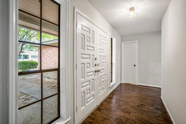 Building Photo - 3219 Fitzgerald Dr