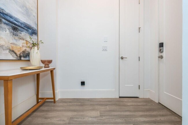 Building Photo - 1494 Red Fox Dr NE