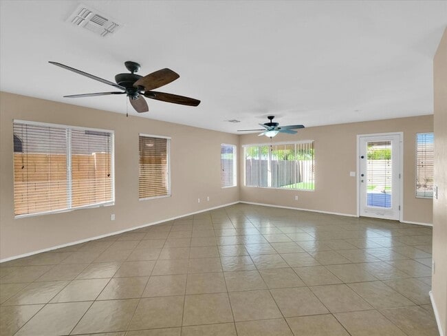 Building Photo - 13620 N 82nd Ln