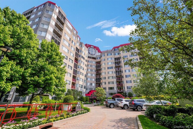 Building Photo - 10 Stewart Pl