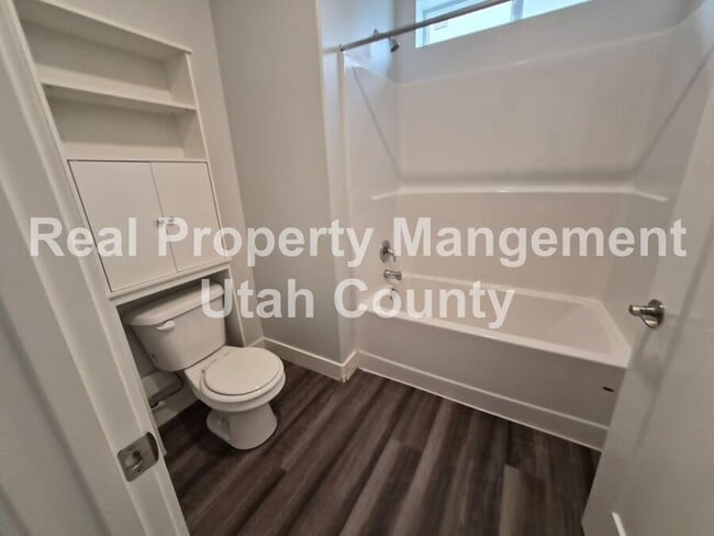 Building Photo - 3323 Hardman Way