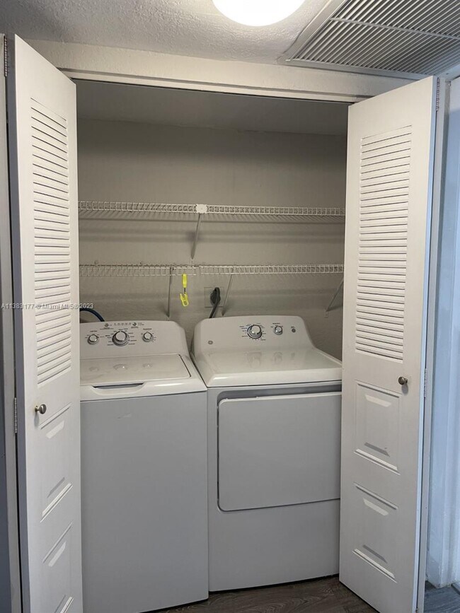 Building Photo - 8225 Lake Dr