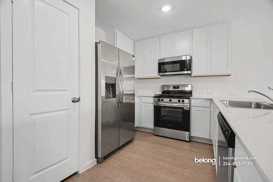 Building Photo - 3168 Burmese St