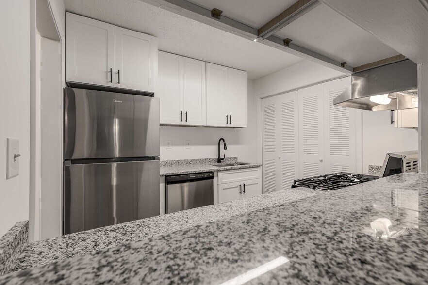 Building Photo - 1017 Dunbar Dr