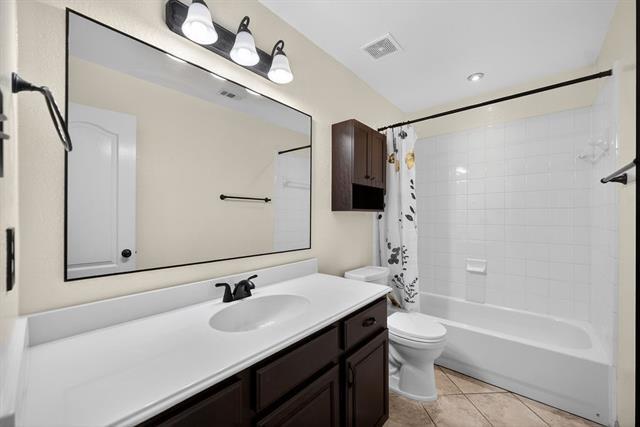 Building Photo - 313 Cave River Dr