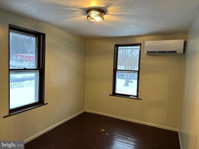 Building Photo - 11 Myers Rd