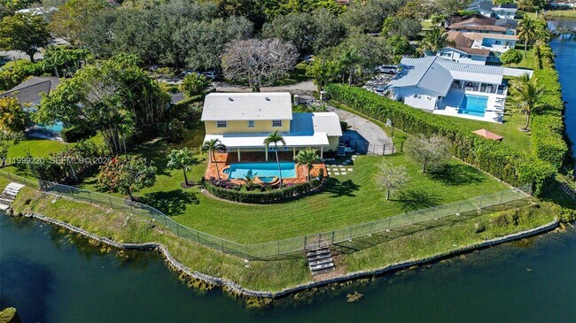 Building Photo - 11401 SW 72nd Pl