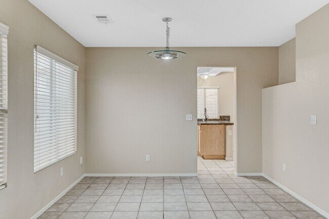 Building Photo - 2 Story 4 bedrooms 2.5 Bathrooms 2 car garage.