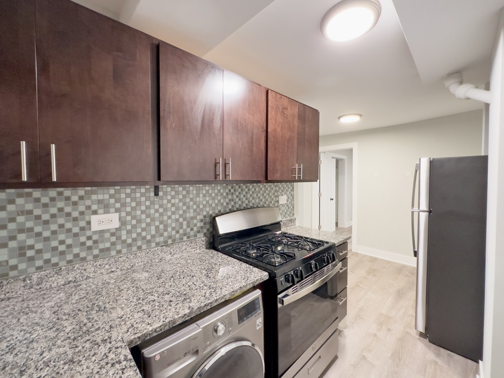 Building Photo - 4333 N Wolcott Ave