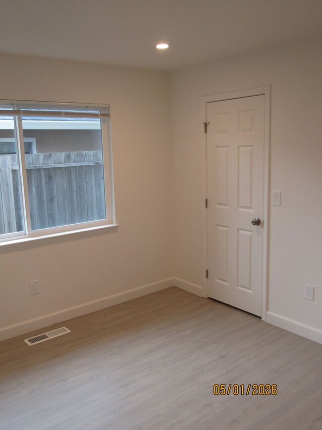 Building Photo - 625-627 Cordelia Dr