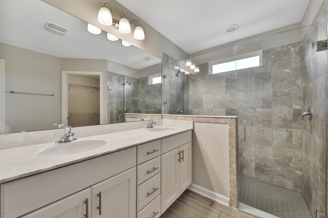 Building Photo - 589 Glasgow Dr