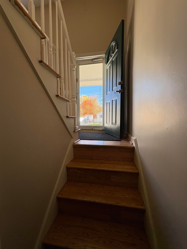 Building Photo - 15 Kingston Dr